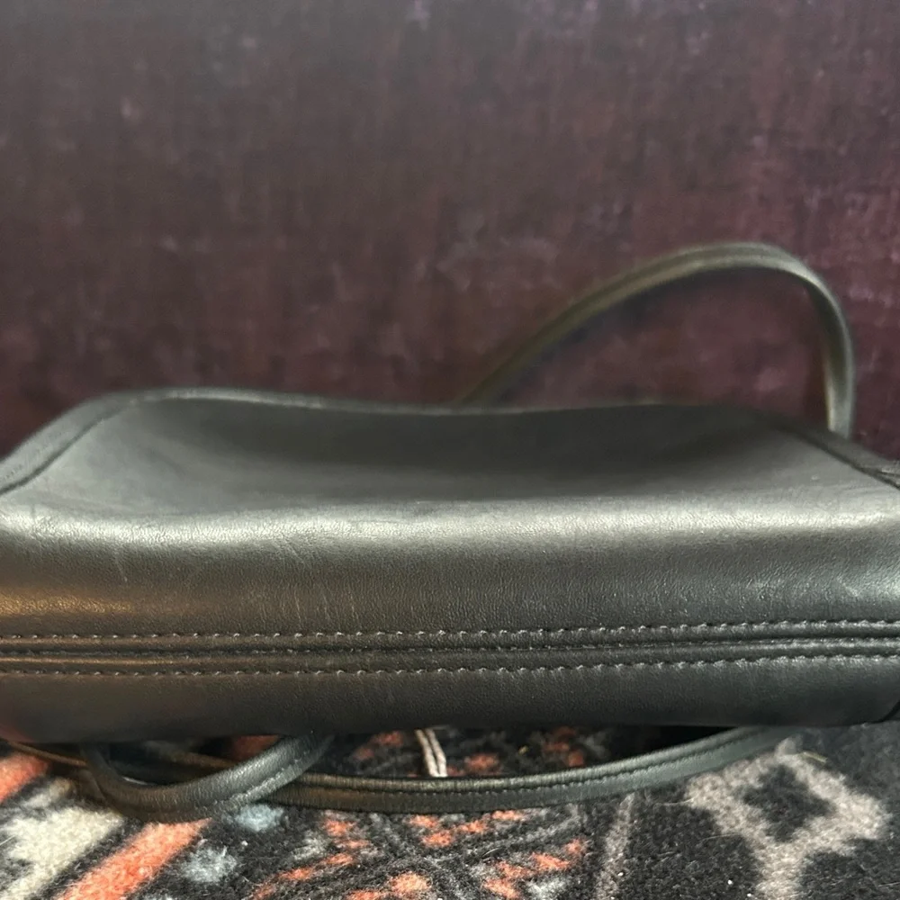 COACH Vintage Abbie Crossbody
Shoulder Bag 9017 - Picture 3 of 9